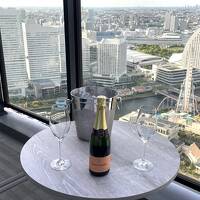 『オークウッドスイーツ横浜』宿泊記★最上階の「スイートベイビューキング」にアップグレード♪眺望【水信フルーツパーラー】【ニコラスピザハウス】