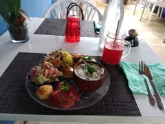 ヌメアグルメ シニア一人旅３ 4-5日目帰国タヒチ料理と牛のタルタル