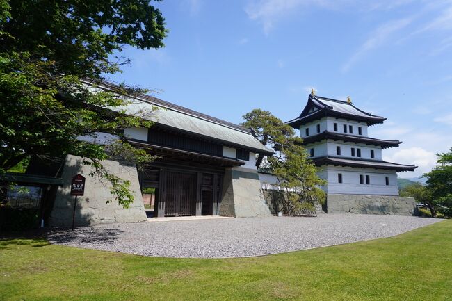 北海道遠征で一番悩んだのが２３日の松前城と五稜郭のタイムスケジュールでした。鉄道やバスでの移動は本数や時間の関係で無理そうです。<br />止む無く、レンタカーによる移動に決めました。後は、ホテルと順番です。<br />次の工程の為、函館駅の近くのホテルを予約しました。渋滞を避けるため、最初に松前城に行き、戻ってから五稜郭に行くことにしました。結果的には作戦成功でした。<br />天気は良好でした。<br />