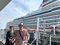 クイーンエリザベスで東京からアリューシャン、アラスカ氷河湾クルーズ