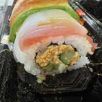 【ハワイ】節約するつもりはなかったけれどレインボーカラーの寿司を買ったら大爆笑のメッセージが来た!