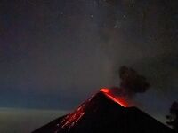 グアテマラのアカテナンゴのフエゴ火山の噴火を見にトレッキング行って来た。
