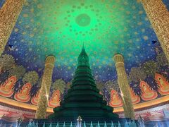 バンコク旅３　女子旅は映えも大事よね　ワットパクナムとタラートノイ