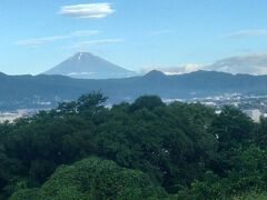 富士山見ながら国府津山散歩