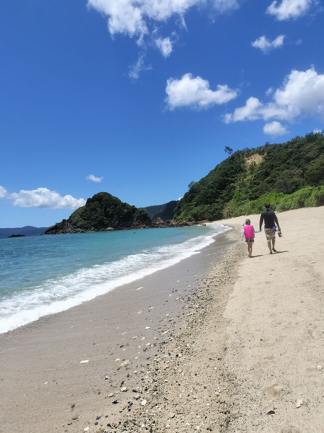 平日の夏休みに小学生の子供を連れての初めての奄美へ。2日目もシュノーケリングへ出かけます。