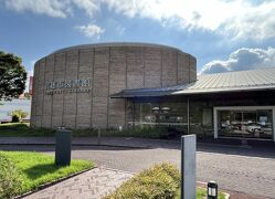 ⑨マダムの暮らすように旅する福岡9月　4日目の1 日帰りミステリーバスツアーの1　武雄市図書館・佐賀県立宇宙科学館