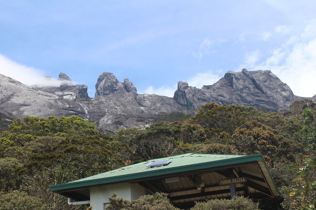 南アジアの最高峰（4095ｍ）「キナバル山」への登頂を目指し、4泊5日で行ってみた。山小屋以降の空気の薄さ、歩行距離の長さにやられたが、何とか下山できた。