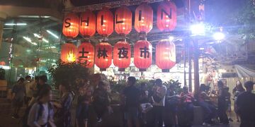 2024 … 5　台北 到着日 に　一睡も していない 我々は　夜市 で　いきなりの　張り切った