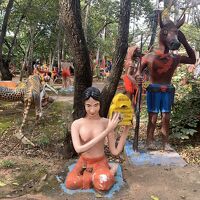 夏の冒険　タイ最大の地獄寺　ワットパーラックローイへ。でも・・・・