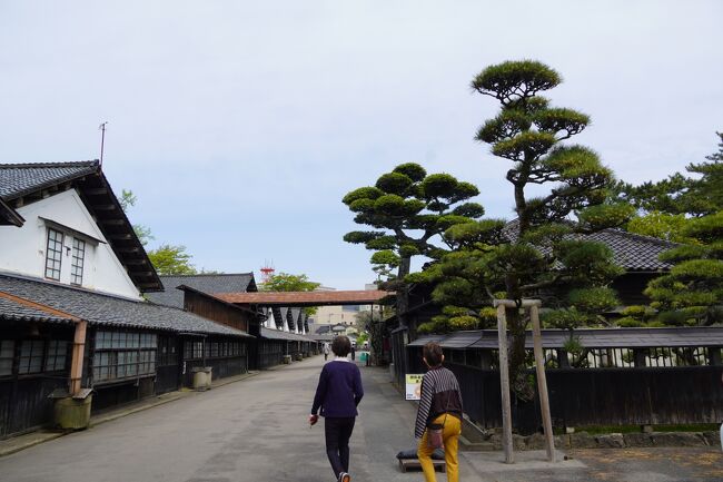 本州最北端大間を目指し3泊4日で家に帰る<br /><br />出発:岐阜県~富山県~新潟県~福島県~宮城県~青森県~秋田県~新潟県~富山県~岐阜県<br /><br />大変長距離の旅行でした、たぶん走行距離2500キロくらい走行したと思われます、事故等もなく楽しい旅行が出来ました、色んな間違いや、いくらかのトラブルもありました、ガソリン切れの心配など、はらはらすることもありました。<br />ただ帰るのではつまらなく少しは帰りも観光地を見学して帰りました。