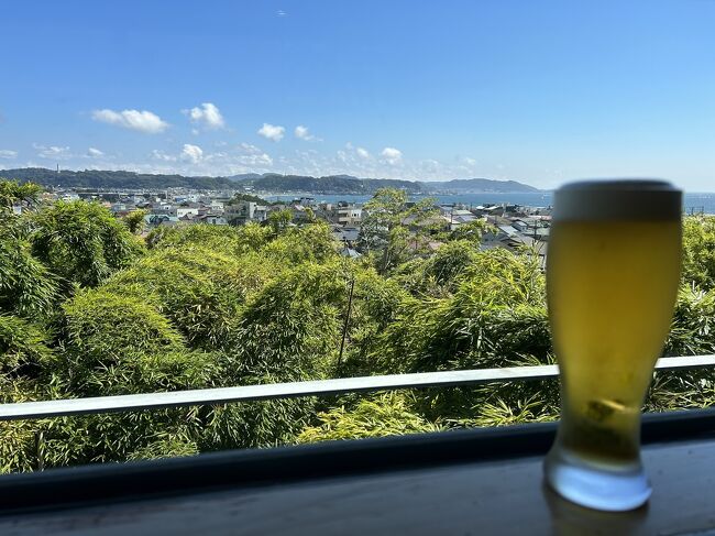 妹と私の誕生日に鎌倉に行きました。いい景色がみたくて長谷寺にあるお店が目にとまりランチすることにしました。長谷寺はあじさいでも有名ですが、その時期に行ったことはなくて、若き学生時代以来ぶりの訪問でした。昨年の今頃もとても暑い日でしたが、妹とぶらり鎌倉、記念日になりました。どうぞご覧くださいませ。