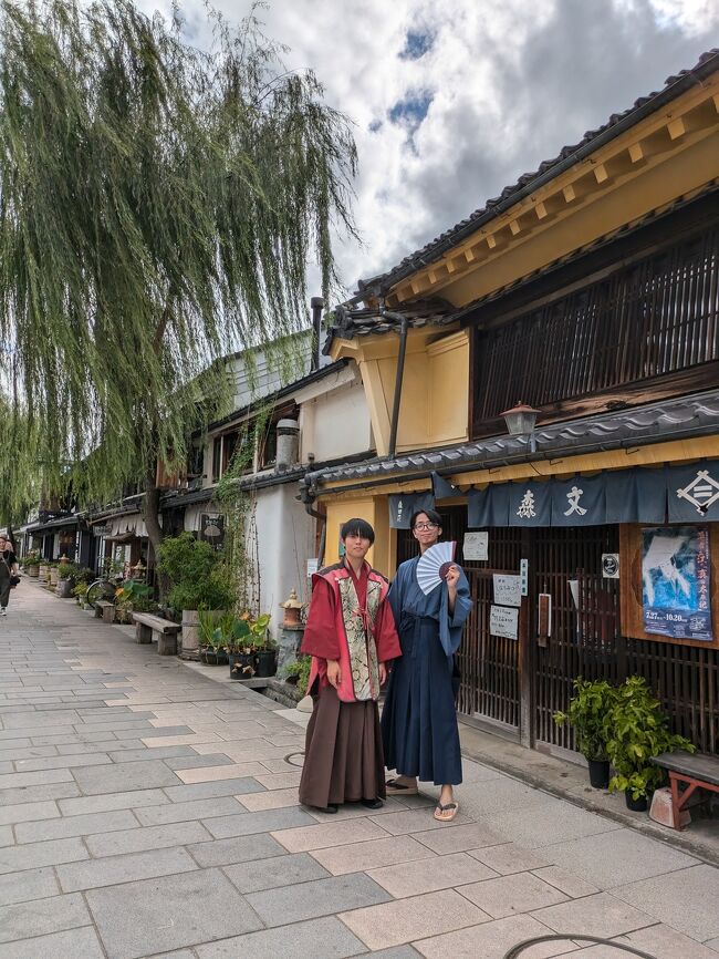 クラブ◯ーリズムで「びっくり」と名の付くツアーは、かなりお得なツアーだって聞いた事が有りました。実際「びっくり下呂温泉(的なタイトル)」というツアーに5年前と昨年の2度参加しています←旅行記有ります。どちらも宿は同じでしたが、観光で訪れた場所は大きく異なり、2万円台で行けたにしては盛り沢山で満足の行く内容でした。<br />で、今回のツアーを申し込んだ訳です。<br />此処数年、欠航やら中止やらで旅行の満足度が下がってるのですが、残念ながらわざわざ連休を外して有給休暇を取り、平日に出かけた割りにはワクワク感低めの行程でした。何だかな(´ε`;)ウーン…<br /><br />デジカメにSDカードを入れ忘れて、それに気づくまでの写真が有りません。なので、始まりに唐突感が有るかと思いますが、ご容赦くださいm(_ _)m