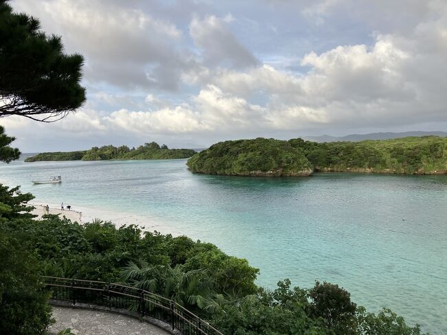 初めての石垣島4日間の旅行記です。<br /><br />【往路】2024.9.28（土）羽田発ー石垣<br />ANAスーパーバリュー75Mにて購入<br />･1泊目アートホテル石垣島(じゃらん)<br />･2泊目フサキビーチリゾート(楽天トラベル)<br />･3泊目フサキビーチリゾート(楽天トラベル)<br />【復路】2024.10.1（火）石垣発ー羽田<br />JALタイムセールにて購入<br /><br />出発5日前から天気予報が怪しくなり、<br />出発日には台風18号が発生。<br />往復便に影響はなかったものの、現地の波や風には影響がありました。<br />予定していたスケジュール通り…とはいきませんでしたが、「また次来よう！」と楽しみを残してくれる石垣島旅行となりました。