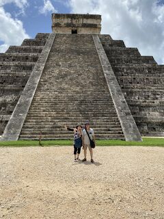 雨期のメキシコ旅行、カンクン空港降りたら大雨、ホテルへ着いても大雨、観光地行く途中も大雨