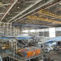 東京での同窓会に前日入りして、飛行機見物（羽田　ＡＮＡ　ＢＬＵＥ　ＨＡＮＧＥＲ　ＴＯＵＲ編）（2024年10月）