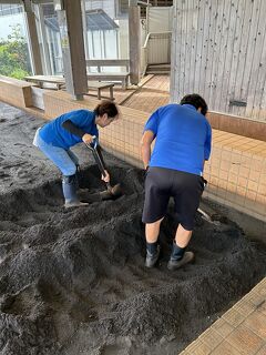 お嬢と行く南九州3泊4日⑩ "休暇村 指宿"  で、"砂むし温泉" 体験。埋めてもらいました･･･！ 