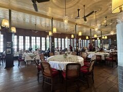 約四半世紀（24年）ぶりの「ジャカルタ・ノスタルジー」（トランスジャカルタ・バスに乗って「コタ」に行く。／ジャカルタ／インドネシア）