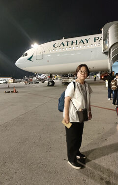 トラピックス　This is ネパール6日間（13）深夜のカトマンズ空港からキャセイパシフィックで香港経由で家路につく。