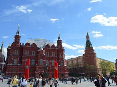 モスクワでトランジット6時間。赤の広場とグム百貨店へ【ロシア】
