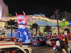 初 タイ・プーケット旅行 カタ パトン泊 トランジットで上海も泊