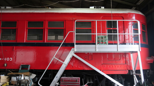 鉄道旅行を題材に多くの作品を残した紀行作家・宮脇俊三さんの著作に「ローカル路線バスの終点へ」という作品があります。<br />終点まで片道1時間以上のローカルバスで様々なところへ訪問した紀行文です。<br />その中に鹿児島県・野間池まで行く話がありました。<br /><br />今回はその野間池に向かい「聖地巡り」をしてみました。<br />本当はバスで行きたかったのだけど、当時(昭和62年ごろ)と異なって、民間バスは廃止になり、コミュニテイバスとなって旅行者には使えなくなってしまったので、やむなくレンタカーでのドライブです。<br /><br />