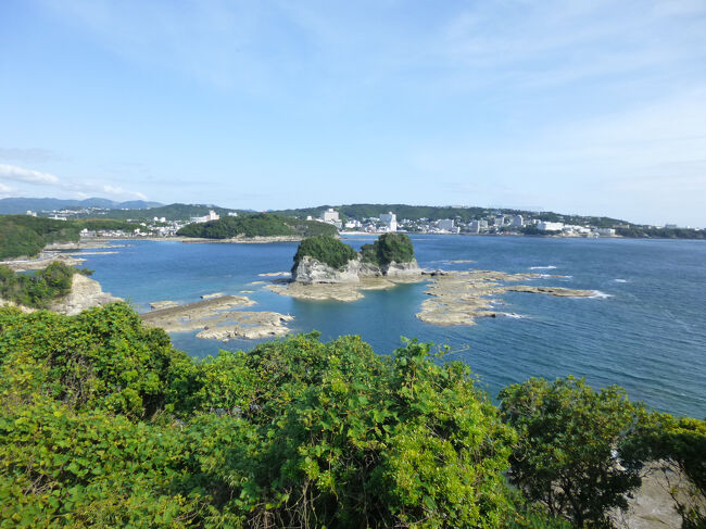 紀伊半島での最後の宿泊地、白浜周辺を散策。番所山公園を散策後ホテルへ。翌日は白崎展望台からあらぎ島の棚田へ向かいました。