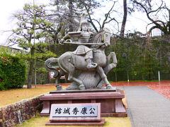 ２０２５年の初旅は福井・金沢　１．福井駅周辺の恐竜を見て、福井城址を巡る