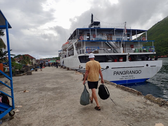 タイさんの旅 インドネシアから東へ22日目 バンダネイラ、バンダ島からアンボンへ