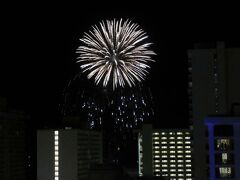 ハワイ4日目は、新規開拓エリア（カルイア）ドライブと、ファミレスと、チョコレート＋ヒルトン花火