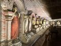 2025新春 スリランカ07：ゴールデンブッダの背後にある世界遺産ダンブッラ石窟寺院