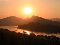 ラオス８日間（１１）プーシーの丘、ナイトマーケット