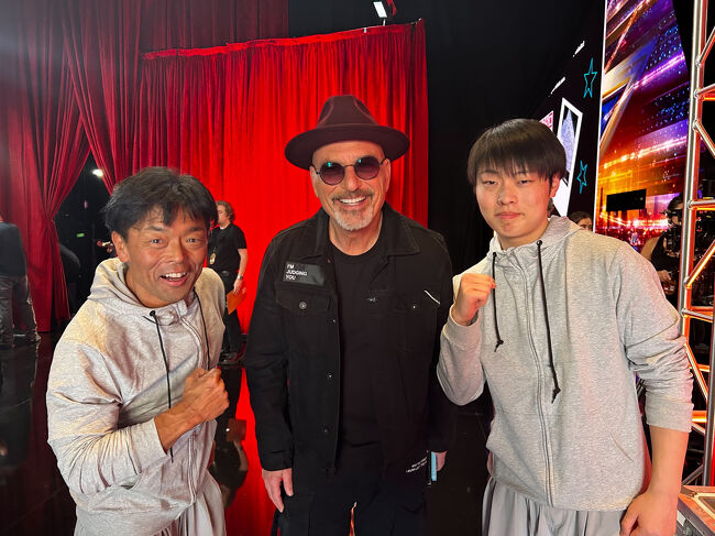 アメリカの人気オーディション番組から出演のオファーをいただき、愛息子と一緒に参戦してきました。 一生の思い出に残る貴重な体験となりました。 <br /><br />https://youtu.be/NAFmEtUQZ1c?si=MSBLY1tBt1BQlIa6<br /><br />番組収録後は ロサンゼルス観光を満喫させていただきました。