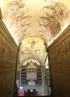 イタリアでラグビー観戦の旅　旧ボローニャ大学(Archiginnasio Palace)