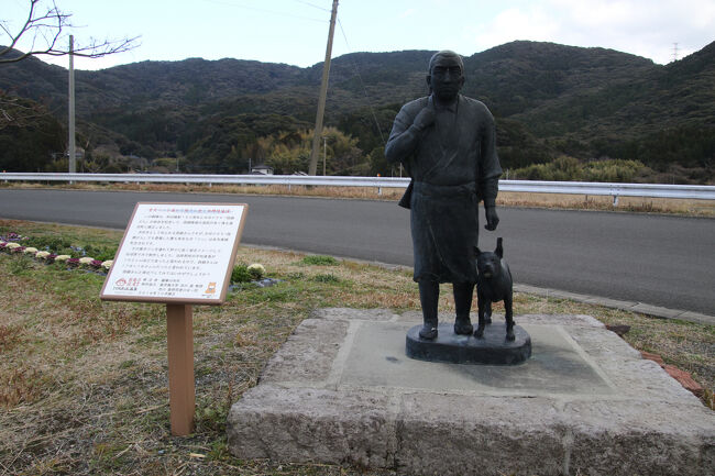 人形岩を観に海岸を散策後西郷どんと愛犬つんの銅像に初逢瀬、薩摩川内駅から岡山へさくらで帰宅