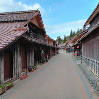 ベンガラに天空の山城。備中高梁を行く。