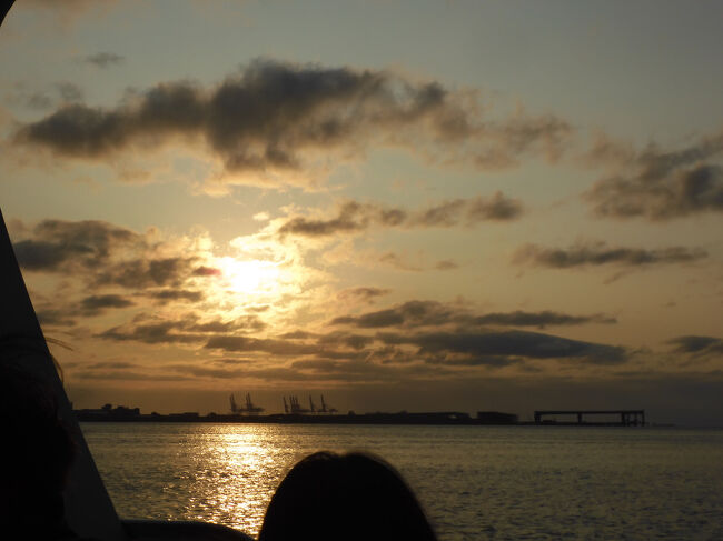 コロナ後は一度初の海外旅行は台湾へ。<br />20年ぶりの台湾はもはや何の記憶もなく、初めてみたいなもんです。<br />一緒に行くのが旅慣れたいつもの友達ではなく、私がリードしないと難しそう・・・ということで<br />あまり無理はせずお手軽に台湾をを選んだのですが、結果的にとっても楽しめました。<br /><br />初日は温泉と淡水観光、そして絶対行ってみたかった石頭鍋!
