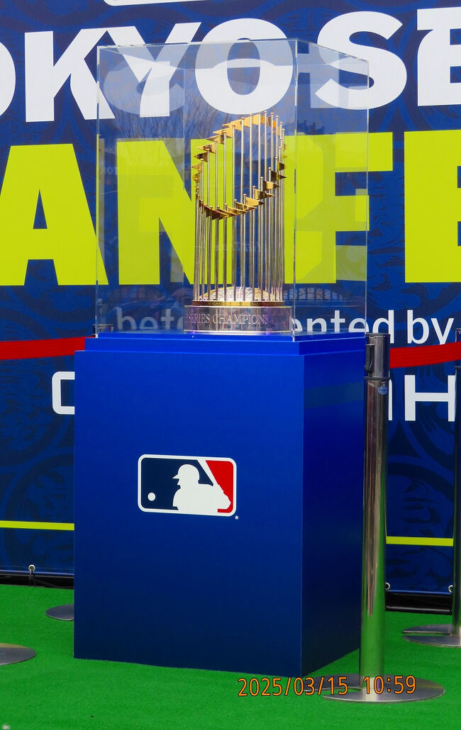 MLB開幕戦で盛り上がる都内、3/15(土)から遂にドジャース、カブスが巨人、阪神とプレシーズンゲームも始まりましたが、その同日、東京スカイツリータウンで開催している『MLB Tokyo Series Fan Fest presented by Guggenheim』をみてきました。<br /><br />開催期間:2025年 3月8日(土曜日) ~ 3月19日(水)<br />会場:東京スカイツリータウン1階ソラマチひろば、4階スカイアリーナ、5階連絡ブリッジ、<br />営業時間:11時00分 ~ 18時00分 <br /><br />MLB Tokyo Series Fan Fest presented by Guggenheim<br />https://www.mlb-tokyo-series-2025.jp/<br />https://www.mlb.com/international/events/tokyo-series/event-japan
