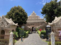 ジョグジャの街とプランバナン