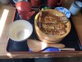 食べログで調べると船橋のうなぎのお店でナンバーワンの「はんなり亭」でひつまぶしを味わい、ジョギングロードでちょいとお花見