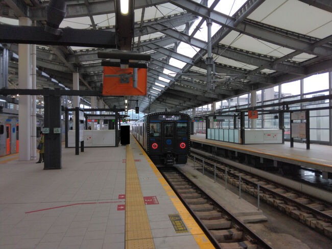 長崎駅から佐世保駅までJR大村線に乗りました。この区間は長崎県内では多くの人が移動するところなので、高速バスが多く出ていて、そちらのほうが早く移動できます。とはいえ私は鉄道好きなので、こちらで移動しました。<br />大村線は時間もかかりますが、大村湾沿いを走るため、景色は抜群に良いです。ですので単なる移動ではなく、楽しめました。<br />大した旅行記ではありませんが、記念のひとつとして綴っておきました。