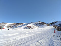 ぼっちで海外スキー！わざわざカザフスタンまで来て日本型のスキー場ですかっ！？