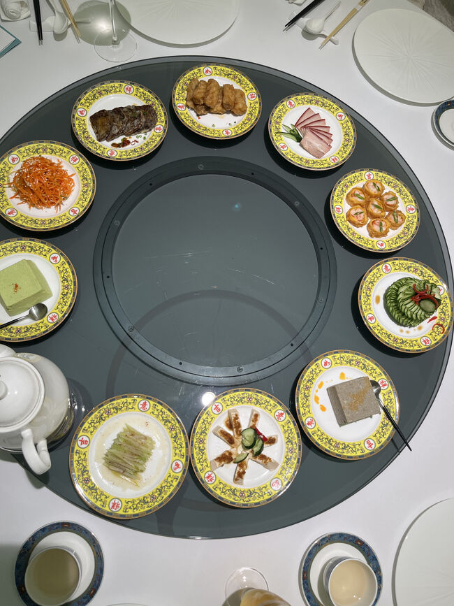 今回は銀座で会食を楽しんできました。<br />西太后時代の宮廷料の理を現代に伝える中華料理店REIKASAI GINZAさんです。<br />普段とは全く異なる食事で楽しい時間を過ごすことができました。<br />食前、食後に銀座界隈を散策しました。