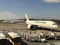 JALメインの羽田空港第１ターミナルからの出発/"スターフライヤー"で大阪・関西へ