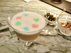 ウォルドーフ・アストリア大阪 寿司と鉄板焼のTSUKIMI，ピーコック・アレー，ケーンズ&テイルズ