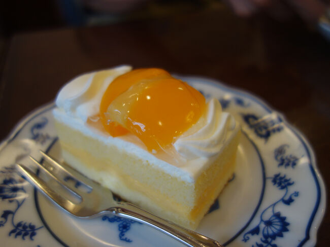 長崎グルメ(11) 梅月堂のシースクリーム。