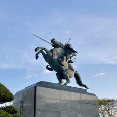 出張のついでに、"山形" を街歩き（その9） 朝食前②/(完) "霞城公園内、山形城主 最上義光公の像" がいかしてた！