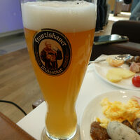 2025年GWイタリア　フィレンツェ拠点あちこち遠出の旅（その９：ドイツの朝食はビールとソーセージ）