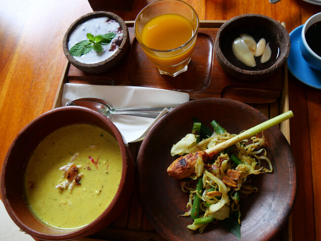 マレーシア航空ビジネスクラスで行くバリ島　６．4日目の朝は朝食後にクタビーチ周辺を散策し、ホテルのプールでクールダウン
