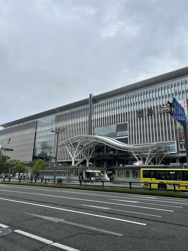 毎年この時期に開催される業界イベントに今年もアテンド要員としてやって来ました。<br /><br />前日の夜に博多駅入りしたので、メンバーとは別々に夕飯食べて、翌朝は最終準備も兼ねて集合時間が早いんでサクっと寝ます(^_^;)<br /><br />イベントは2日間ともお天気に恵まれたんで、休憩時間に博多港の見える公園でまったりしてました(^_^)