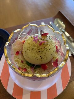 奥方と行くんだけど、ほぼ野放しの京都・大阪・奈良 〔現地速報②〕"奈良県立万葉文化館" で食べた "あら川の桃の冷製パスタ" が美味だった！